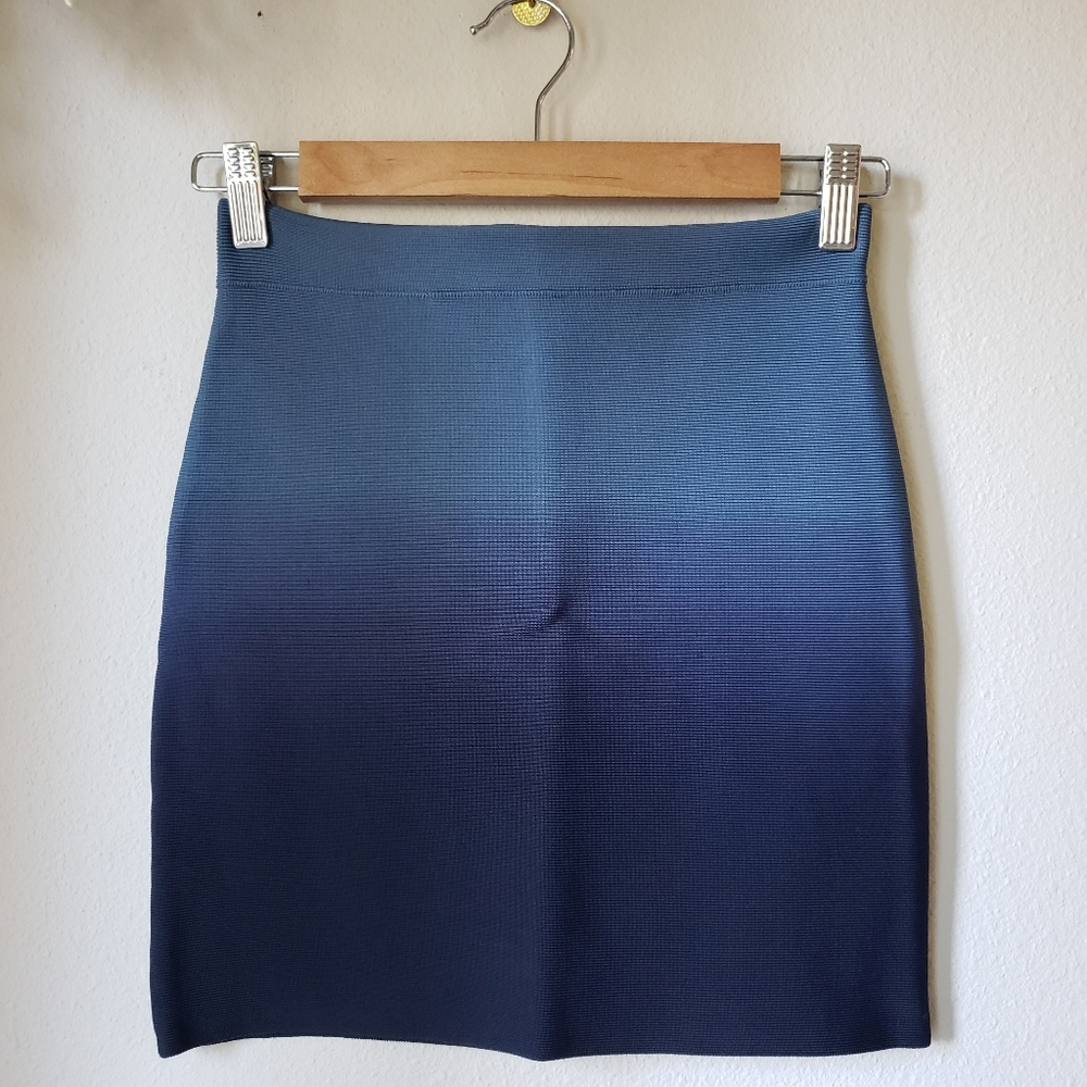 ❗SOLD❗BCBG MaxAzria Bandage Mini Skirt - Picture 3 of 11
